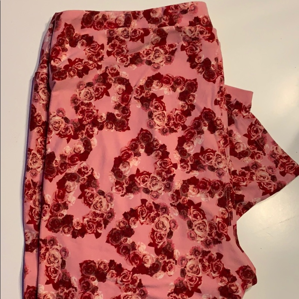 GUC TC LuLaRoe Floral Valentines Leggings